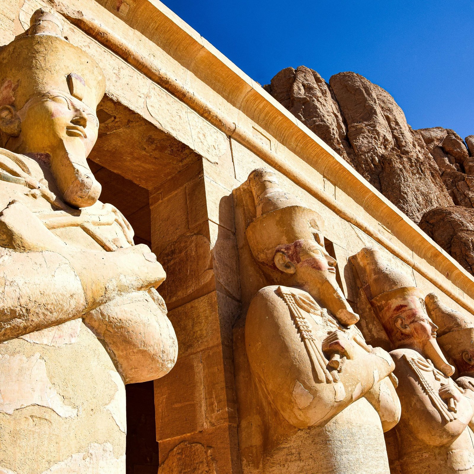 peValley of the Kings, Hatshepsut & Colossi of Memnon Day Tour